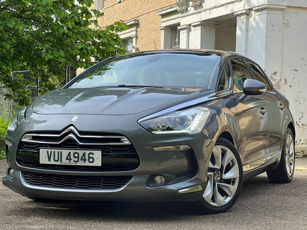 Compare Citroen DS5 Hatchback 2.0 Hdi Dstyle Euro 5 201212 VUI4946 Grey