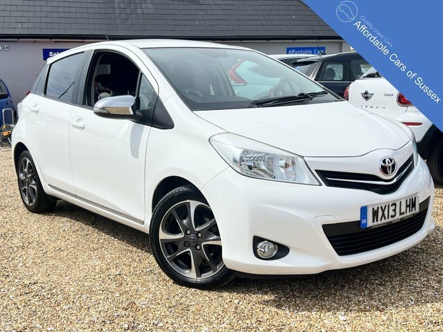 Compare Toyota Yaris 1.3 Vvt-i Trend 98 Bhp WX13LHM White