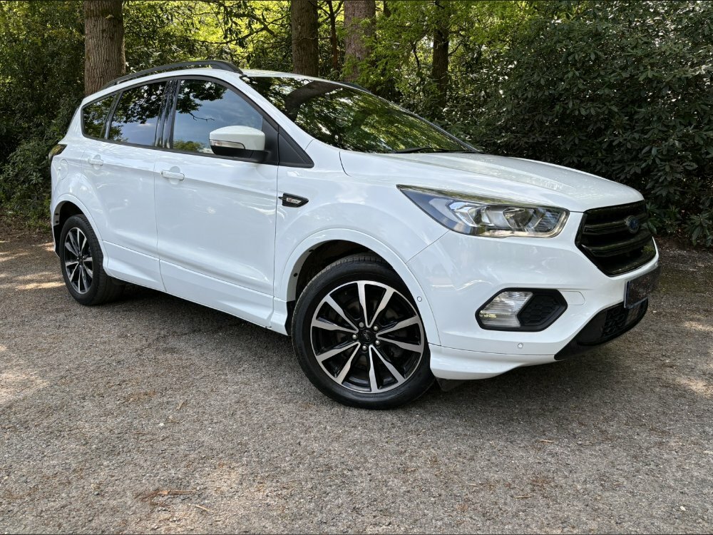 Compare Ford Kuga 1.5 Ecoboost St-line 2Wd YF18OPG White
