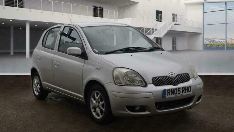 Compare Toyota Yaris 1.3 Vvt-i Colour Collection RN05RHO Silver