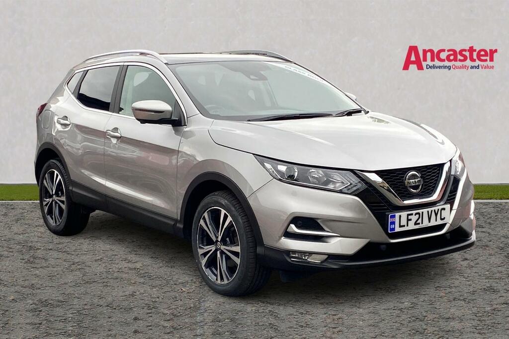 Compare Nissan Qashqai 1.3 Dig-t N-connecta Glass Roof Pack LF21VYC Silver