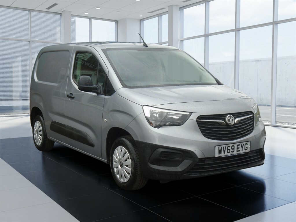 Compare Vauxhall Combo L1h1 2000 Edition Ss WV69EYG Grey