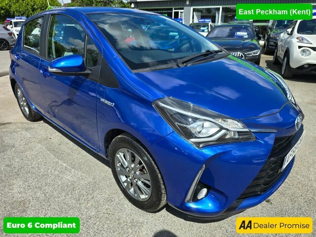 Compare Toyota Yaris 1.5 Vvt-i Icon 135 Bhp In Blue With 22,000 Mile AF68EMK Blue