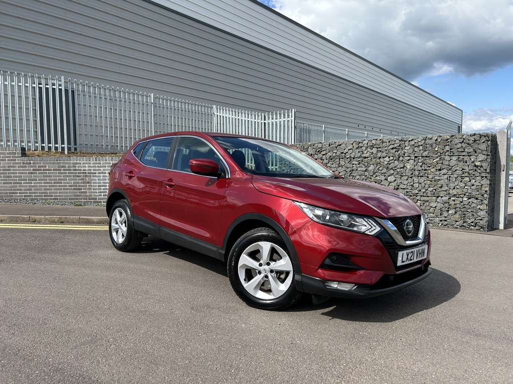 Compare Nissan Qashqai 1.3 Dig-t 160 157 Dct Acenta Premium Cwvehiclemark LX21VHN Red