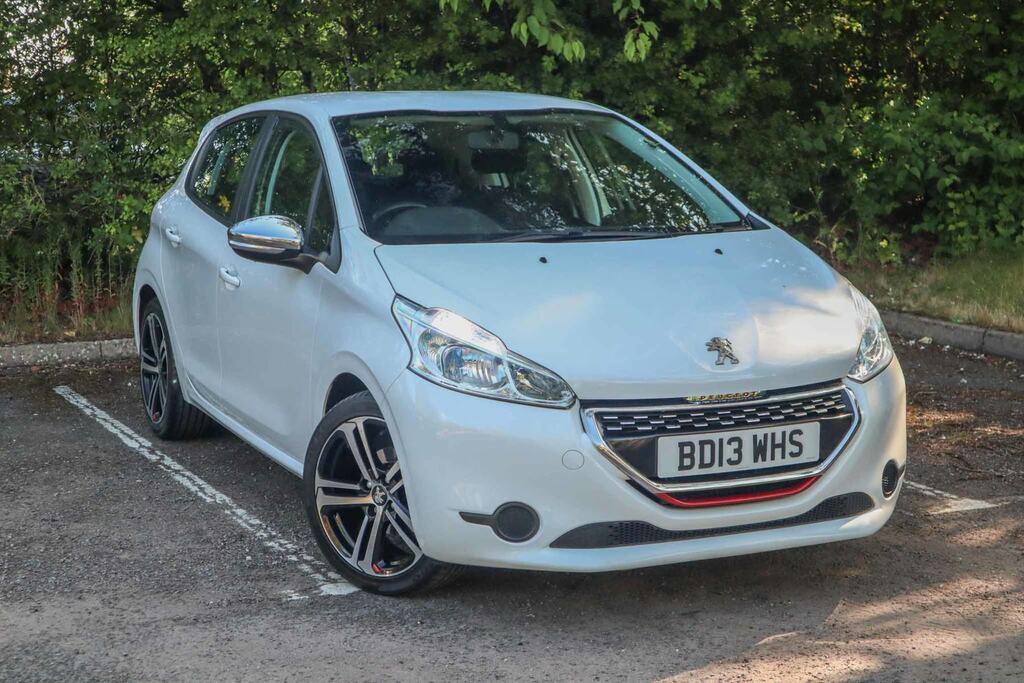 Compare Peugeot 208 1.2 Vti Access Cwvehiclemarketing BD13WHS White