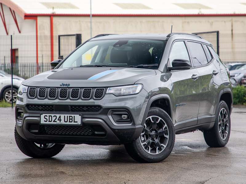 Compare Jeep Compass 1.3 T4 Gse 4Xe Phev Trailhawk SD24UBL Grey