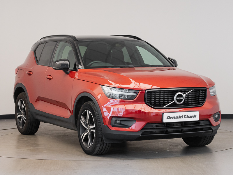 Volvo XC40 1.5 T3 163 R Design Geartronic Red #1