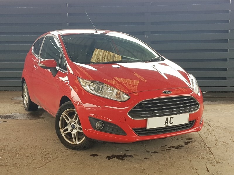 Compare Ford Fiesta 1.0 Ecoboost Zetec SY64VXX Red