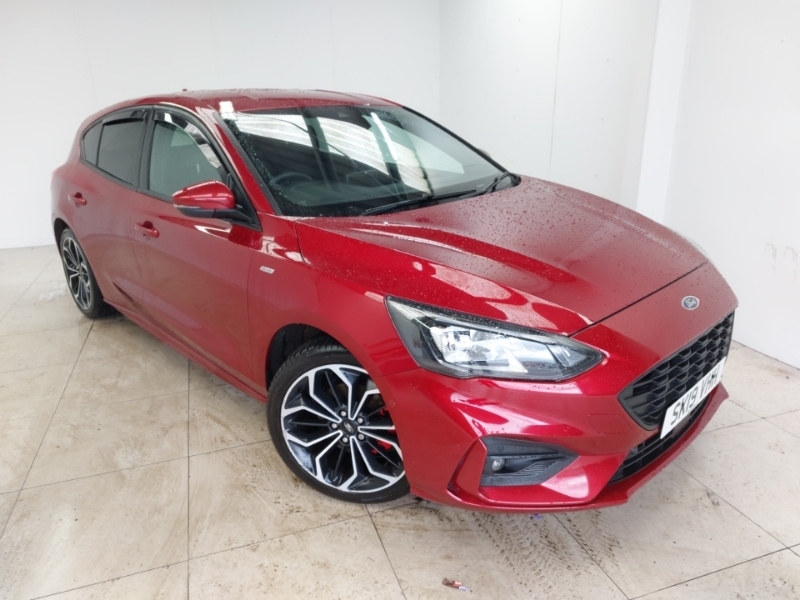 Compare Ford Focus 1.0 Ecoboost 125 St-line X SK19VHH Red