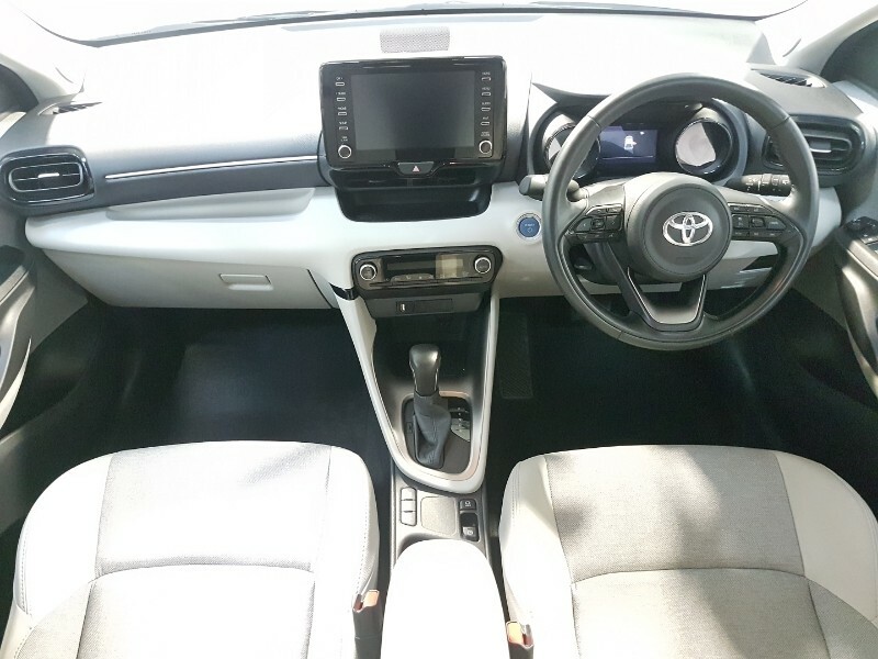 Compare Toyota Yaris 1.5 Hybrid Excel Cvt BVZ3420 Silver