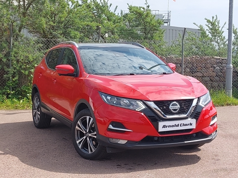 Compare Nissan Qashqai 1.3 Dig-t N-connecta Glass Roof Pack ND70ZHG Red