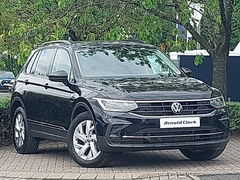 Compare Volkswagen Tiguan 2.0 Tdi Life GD23DWX Black