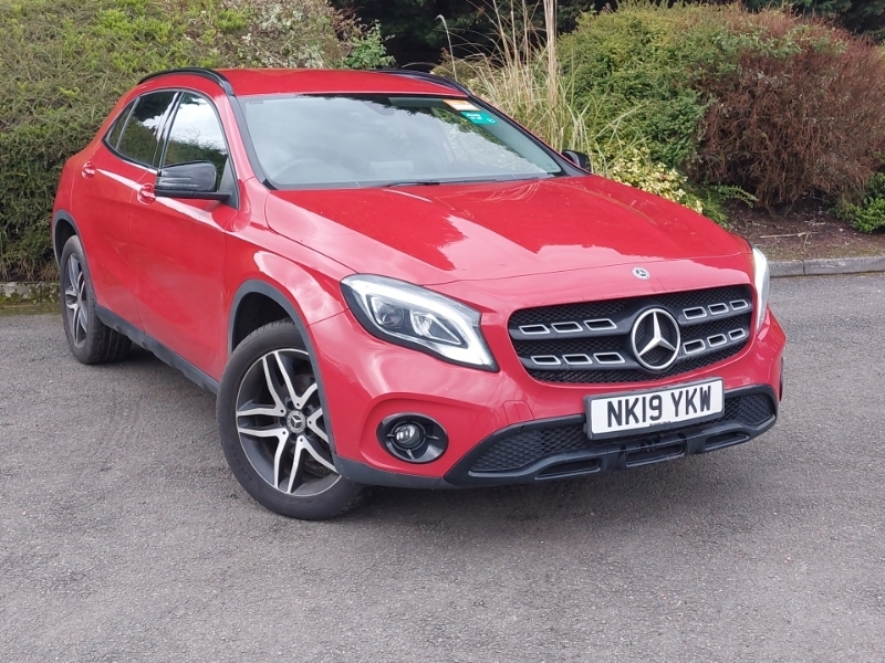 Compare Mercedes-Benz GLA Class Gla 180 Urban Edition NK19YKW Red