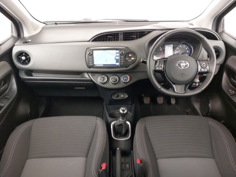Compare Toyota Yaris 1.5 Vvt-i Icon Tech PV19LEF Black