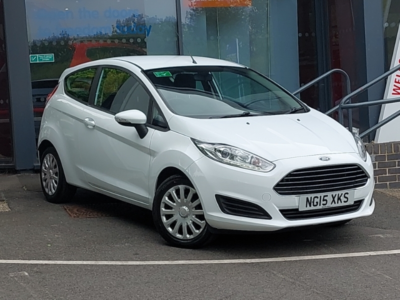 Compare Ford Fiesta 1.25 Style NG15XKS White
