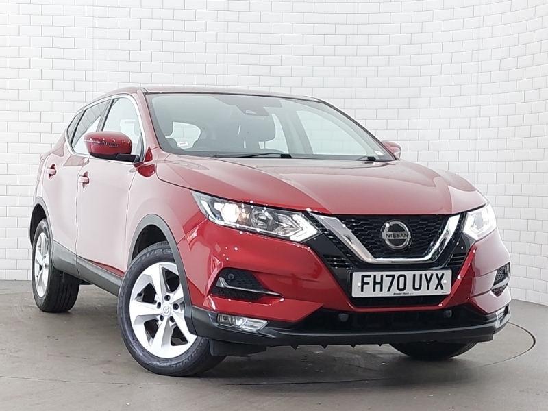 Compare Nissan Qashqai 1.3 Dig-t 160 157 Acenta Premium Dct FH70UYX Red