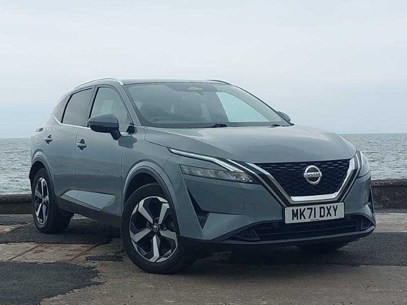 Compare Nissan Qashqai 1.3 Dig-t Mh N-connecta Glass Roof MK71DXY Grey