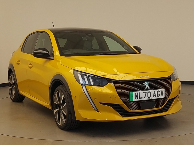 Peugeot e-208 100Kw Gt 50Kwh Yellow #1