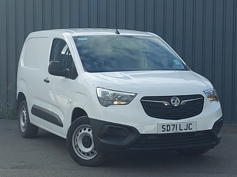 Compare Vauxhall Combo 2300 1.5 Turbo D 130Ps H1 Edition Van SD71LJC White