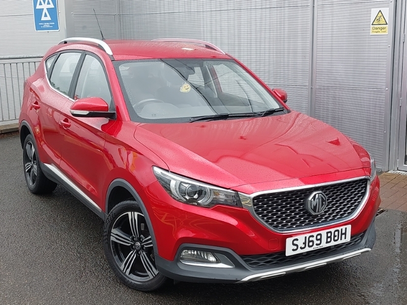 MG ZS Exclusive Red #1