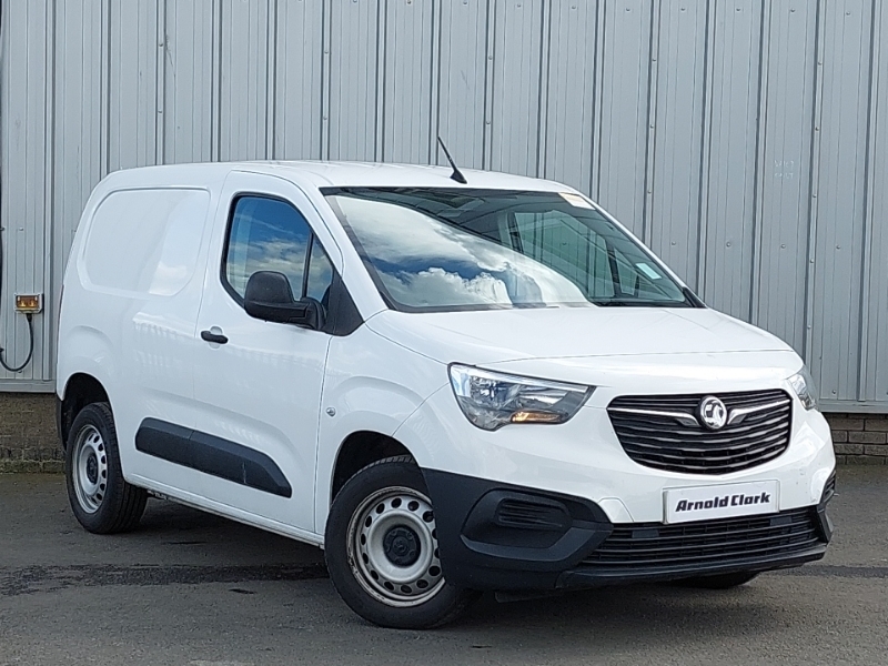 Compare Vauxhall Combo 2300 1.5 Turbo D 100Ps H1 Dynamic Van SD71LYC White