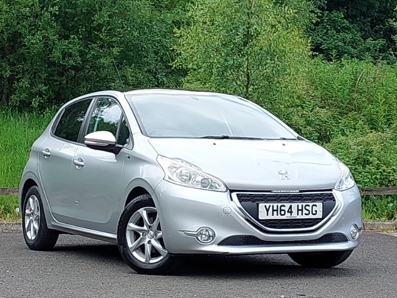 Compare Peugeot 208 1.2 Vti Style YH64HSG Silver