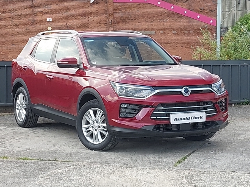 Compare SsangYong Korando 1.6 D Pioneer GN21ZSR Red