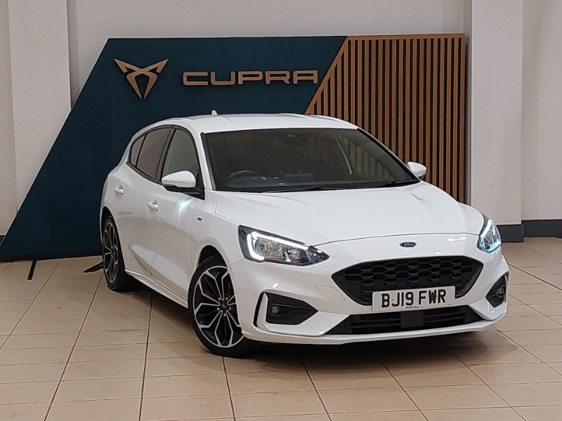 Compare Ford Focus St-line X BJ19FWR White