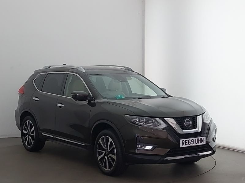 Compare Nissan X-Trail 1.3 Dig-t Tekna Dct RE69UHM Green