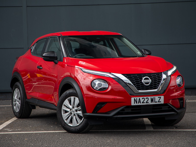 Compare Nissan Juke 1.0 Dig-t 114 Visia NA22WLZ Red