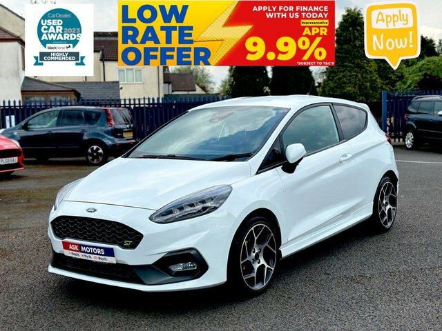 Compare Ford Fiesta St-2 ND20CYZ White