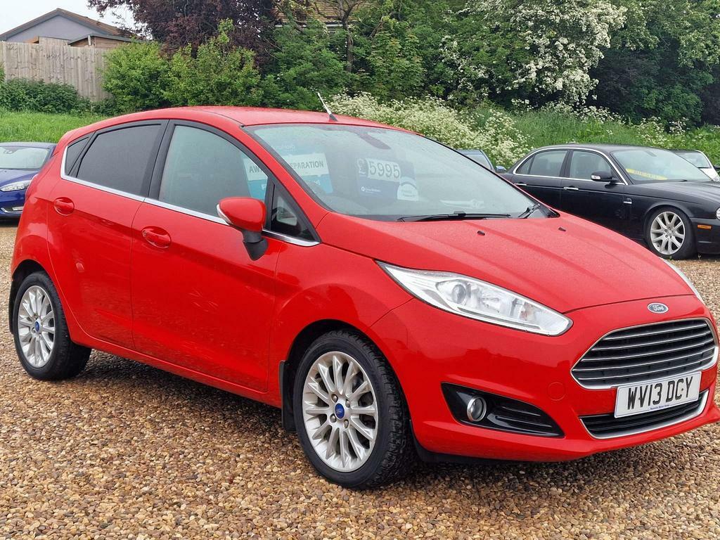 Compare Ford Fiesta Hatchback 1.0T Ecoboost Titanium X Euro 5 Ss WV13DCY Red