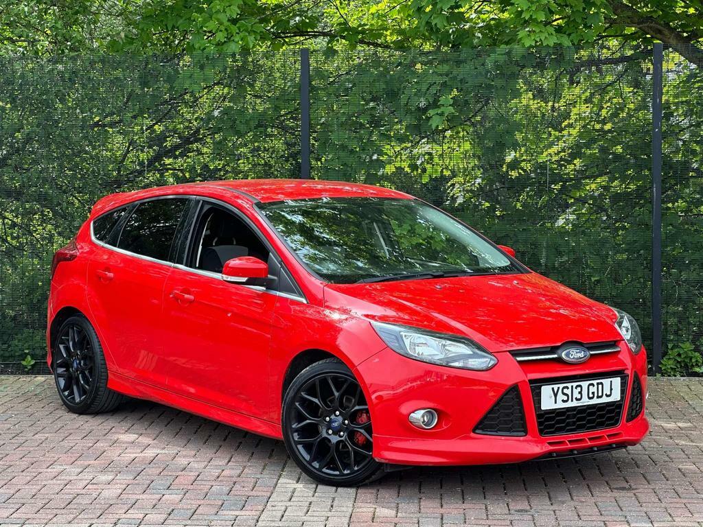 Compare Ford Focus 1.0T Ecoboost Zetec S Euro 5 Ss YS13GDJ Red
