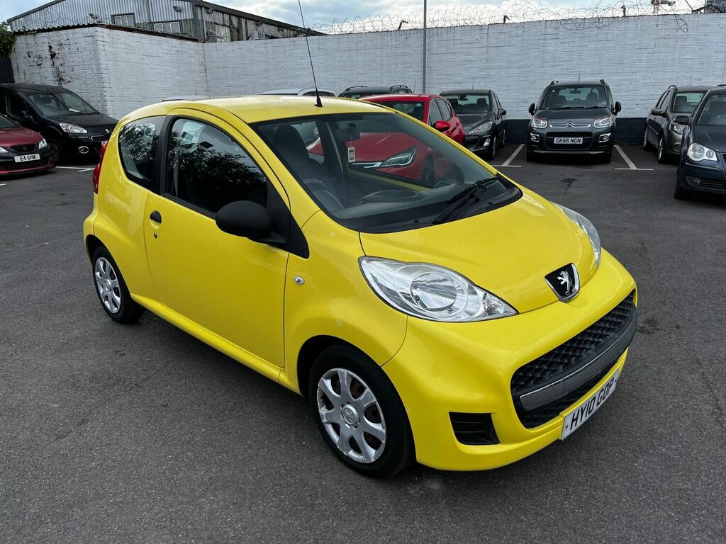Compare Peugeot 107 Hatchback HY10GOP Yellow