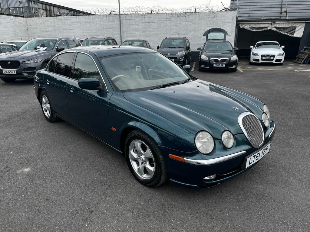 Compare Jaguar S-Type Saloon LT51YHP Green