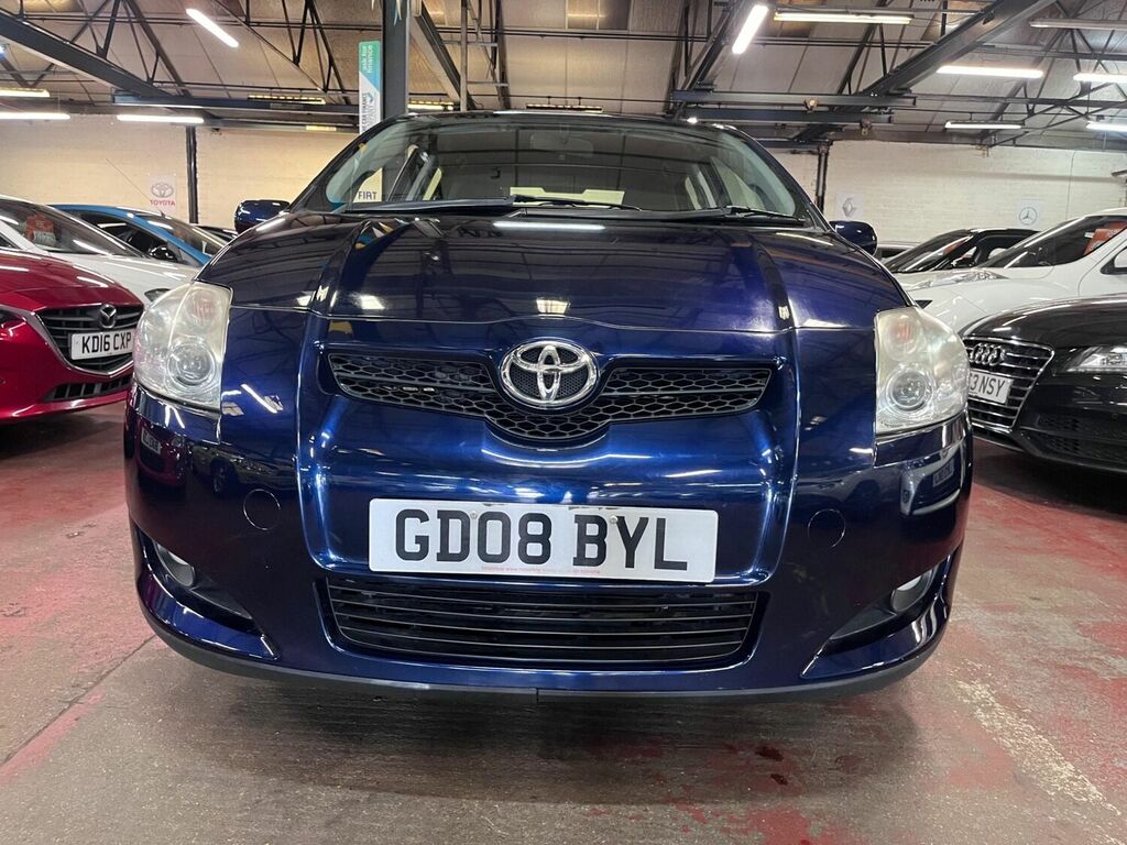 Compare Toyota Auris Hatchback GD08BYL Blue