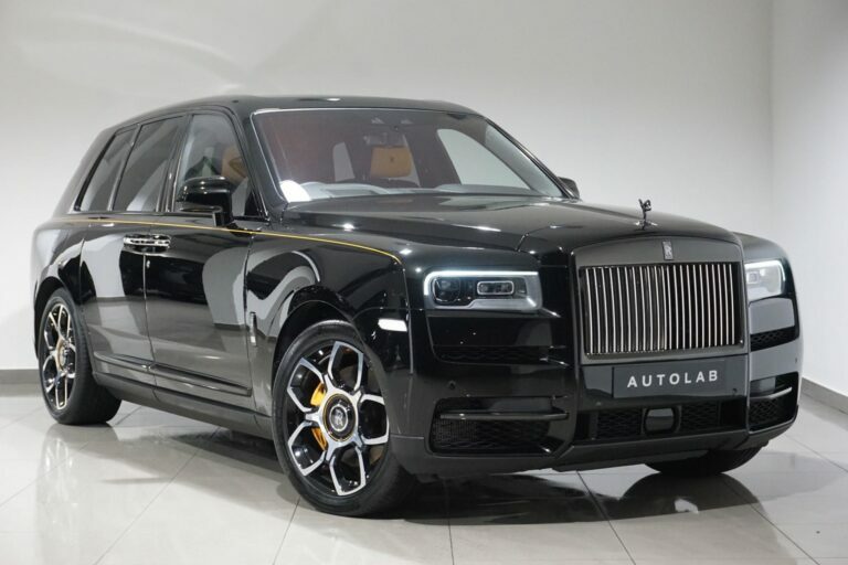 Compare Rolls-Royce Cullinan 6.75 V12 Black  Black