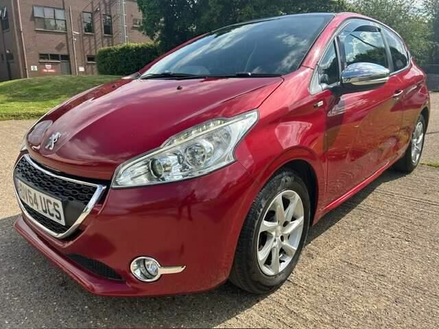Peugeot 208 Hatchback 1.4 Hdi Style Euro 5 201464 Red #1