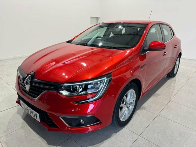 Compare Renault Megane Play Tce 138 HG19PUV Red
