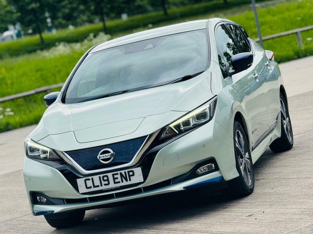 Compare Nissan Leaf 40Kwh Tekna CL19ENP Silver