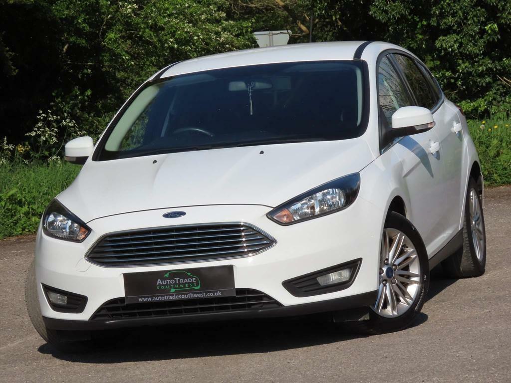 Compare Ford Focus 1.0T Ecoboost Zetec Edition Euro 6 Ss  White
