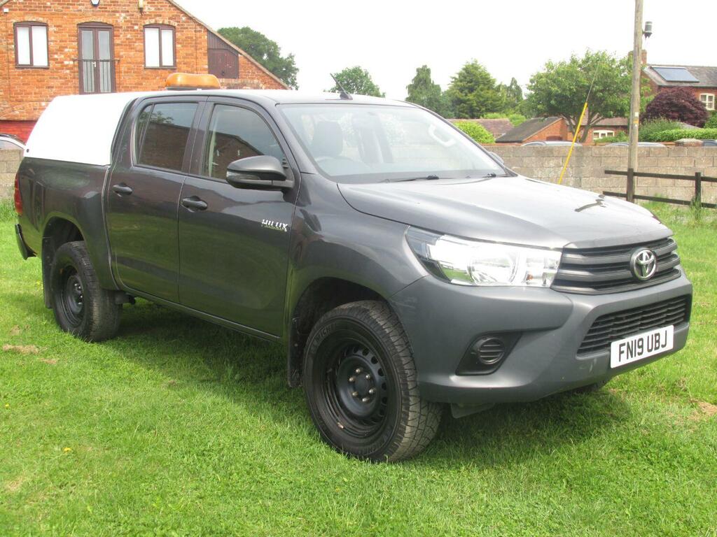 Compare Toyota HILUX D 4d HF68VFS Grey