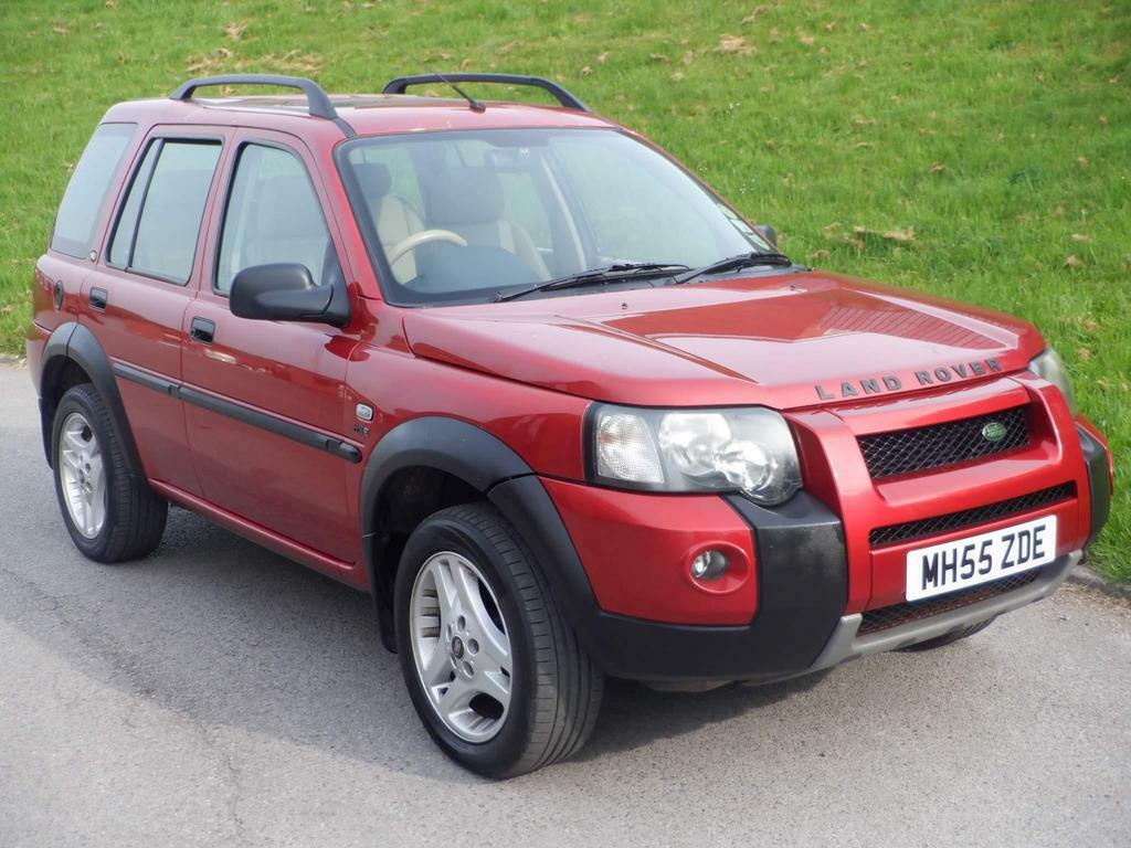 Compare Land Rover Freelander 2.0 Td4 Hse MH55ZDE Red