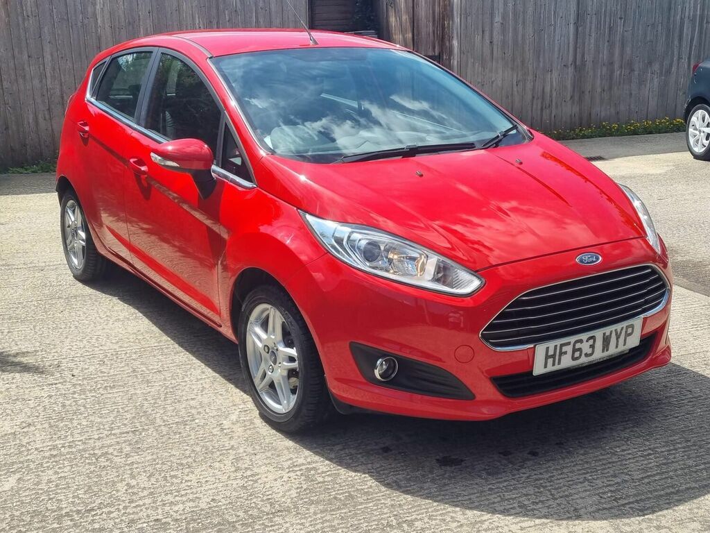 Compare Ford Fiesta Hatchback 1.0T Ecoboost Zetec Euro 5 Ss 20 HF63WYP Red