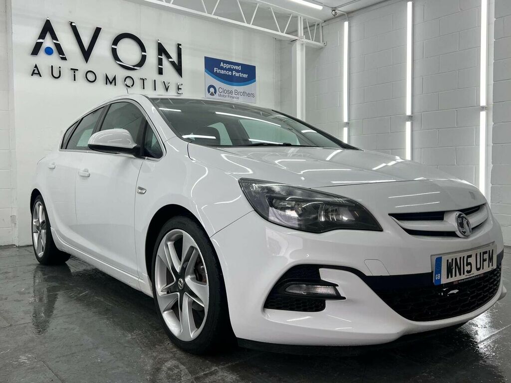 Compare Vauxhall Astra Hatchback 1.6 16V Limited Edition Euro 5 2015 WN15UFM White