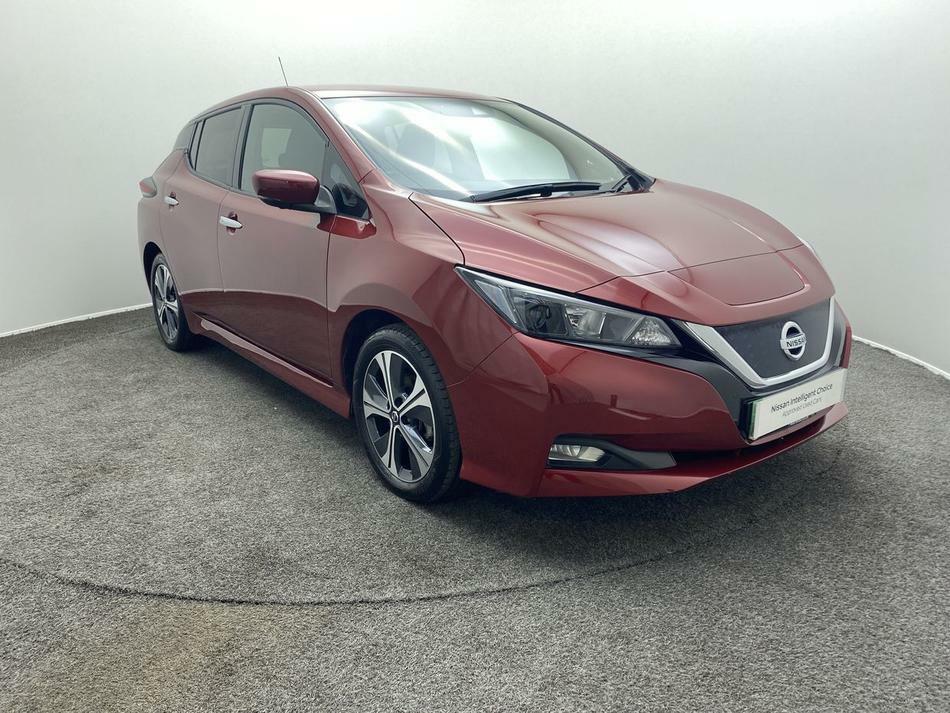 Compare Nissan Leaf Leaf N-connecta DS20ULY Red