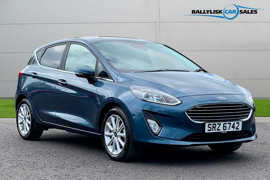 Compare Ford Fiesta Titanium 1.0 In Blue With Only 11K SRZ6742 Blue