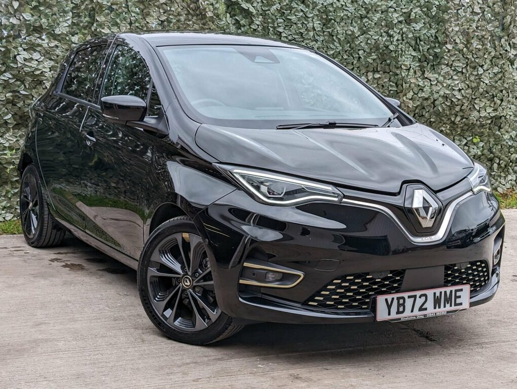 Compare Renault Zoe Zoe Iconic Boost Charge Ev 50 YB72WME Black