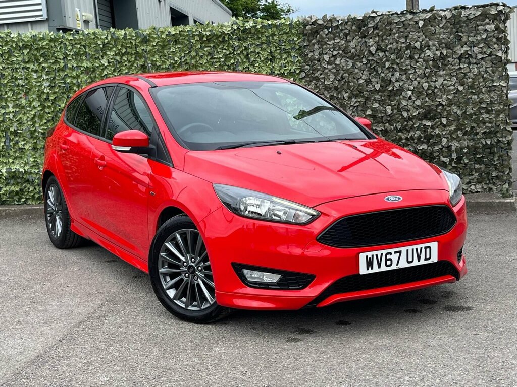 Compare Ford Focus 1.0T Ecoboost St-line Euro 6 Ss WV67UVD Red