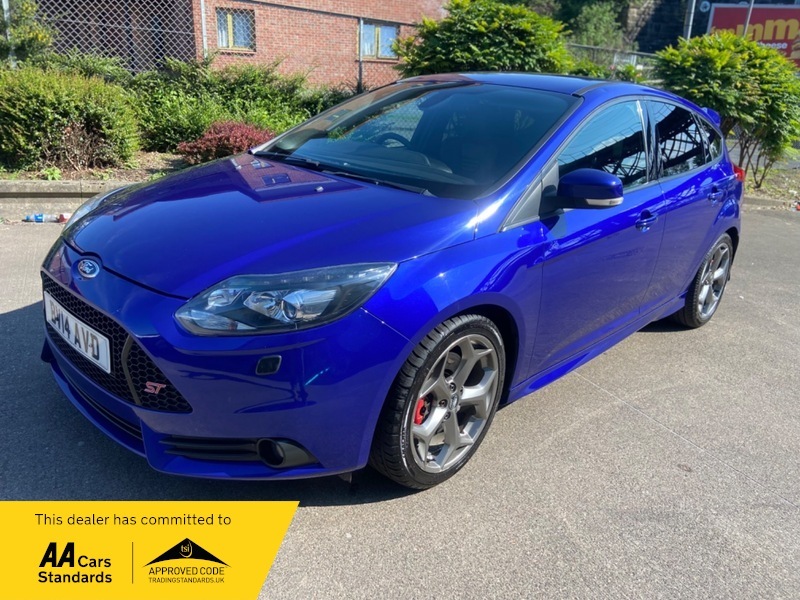 Compare Ford Focus St-3 2.0 250 BV14AVD Blue